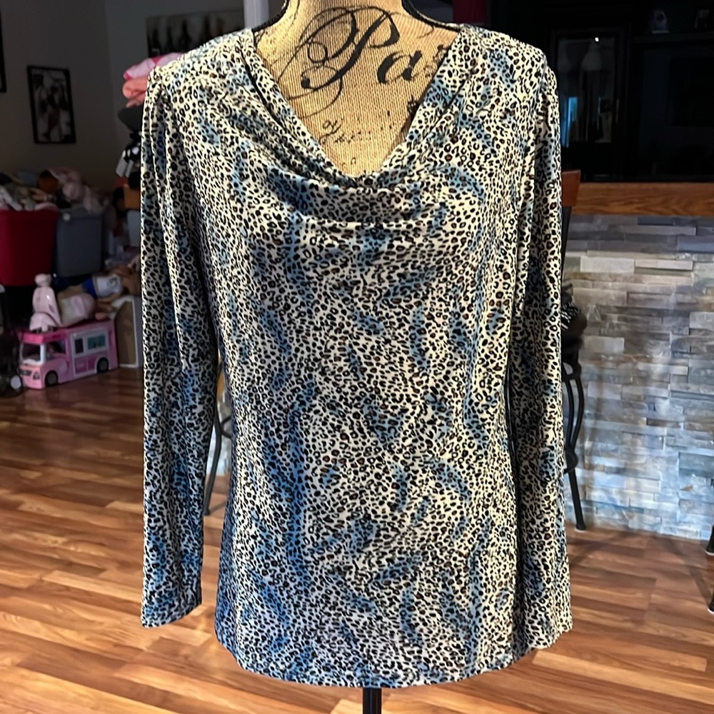 Size XL leopard print top with blue throughout
